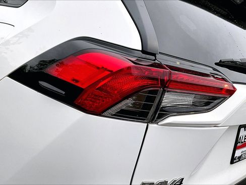Used 2023 Toyota RAV4 LE AWD/4WD image 27