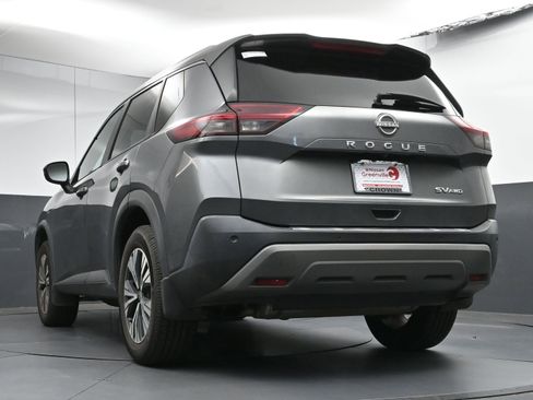 Used 2022 Nissan Rogue SV w/ SV Premium Package image 26