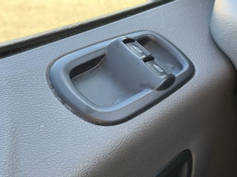 Used 2023 Ford Transit 250 Medium Roof image 25