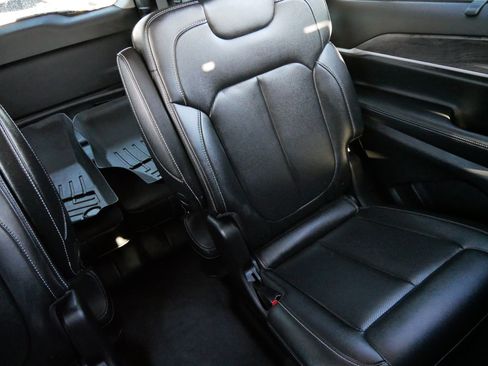 Used 2023 Jeep Grand Cherokee L Limited w/ Luxury Tech Group II image 14