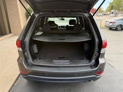 Used 2021 Jeep Grand Cherokee Laredo image 7