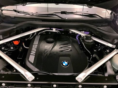 Used 2026 BMW X5 xDrive40i w/ M Sport Package AWD/4WD image 9