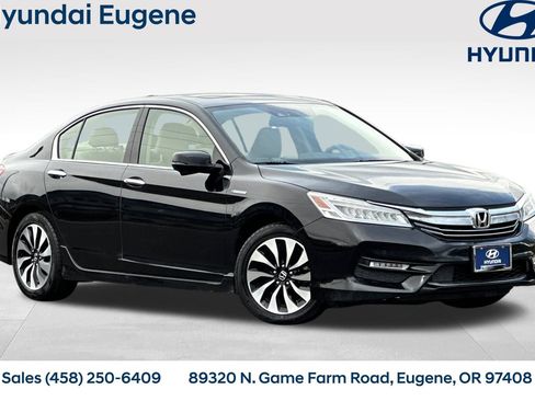 Used 2017 Honda Accord Touring image 1