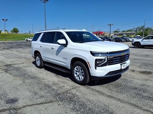 Used 2025 Chevrolet Tahoe LT AWD/4WD image 3