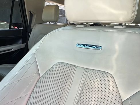 Used 2018 Ford Expedition Platinum AWD/4WD image 31