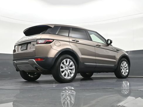 Used 2017 Land Rover Range Rover Evoque SE AWD/4WD image 26