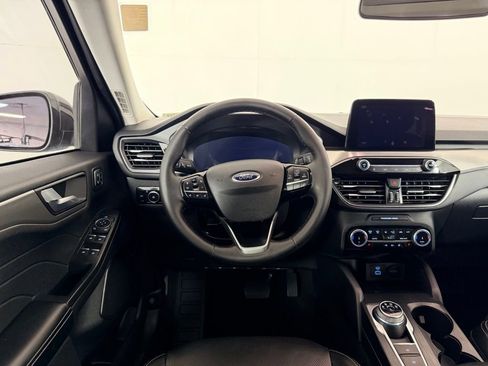 Used 2022 Ford Escape Titanium w/ Class II Trailer Tow Package AWD/4WD image 17