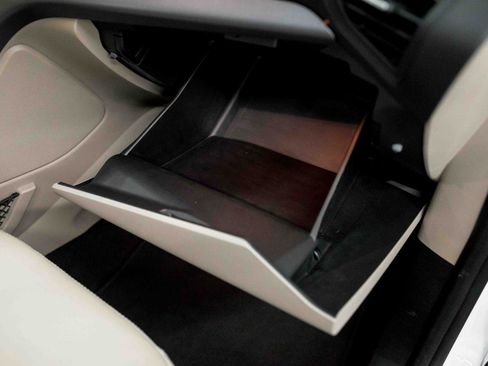 Used 2018 Ford C-MAX SE w/ Equipment Group 202A image 51