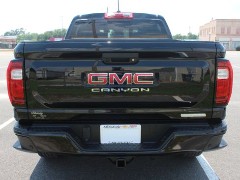New 2025 GMC Canyon Elevation w/ Convenience Package image 9
