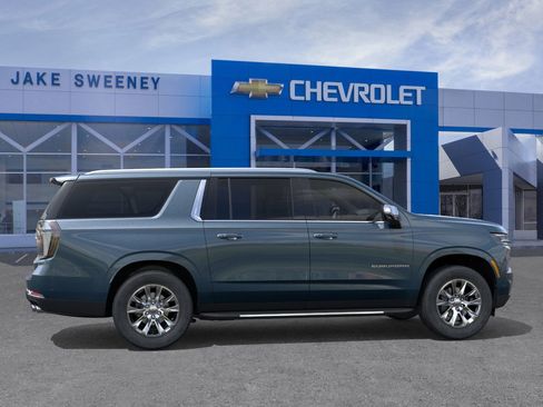 New 2025 Chevrolet Suburban Premier image 5