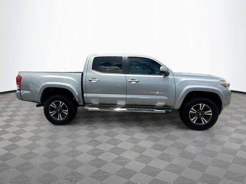 Used 2016 Toyota Tacoma TRD Sport w/ Premium & Technology Package RWD image 5