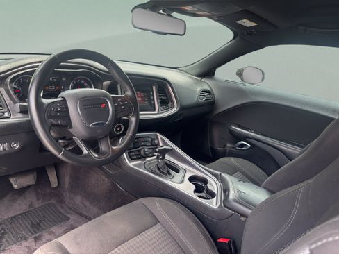 Used 2016 Dodge Challenger SXT RWD image 15