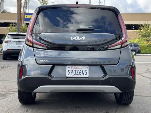 Used 2025 Kia Soul LX w/ LX Technology Package FWD image 10