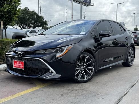 Used 2022 Toyota Corolla XSE FWD image 2