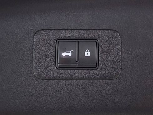 Used 2021 Nissan Armada Platinum w/ Captain's Chairs Package AWD/4WD image 39