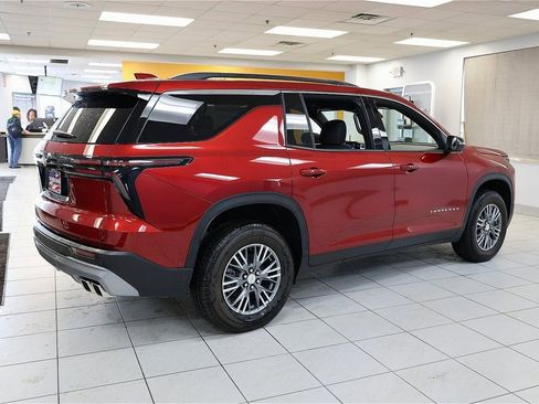 New 2025 Chevrolet Traverse LT w/ Enhanced Driving Package image 12