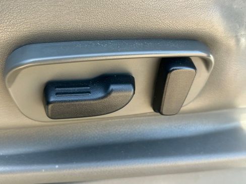 Used 2019 Nissan Frontier SL image 8