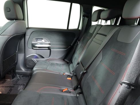 Used 2021 Mercedes-Benz GLB 250 4MATIC image 28