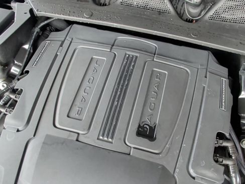 Used 2017 Jaguar XJ R-Sport image 23