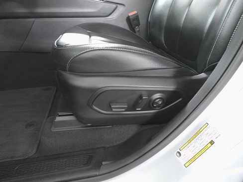 Used 2023 Jeep Grand Cherokee L Limited w/ Luxury Tech Group II image 10