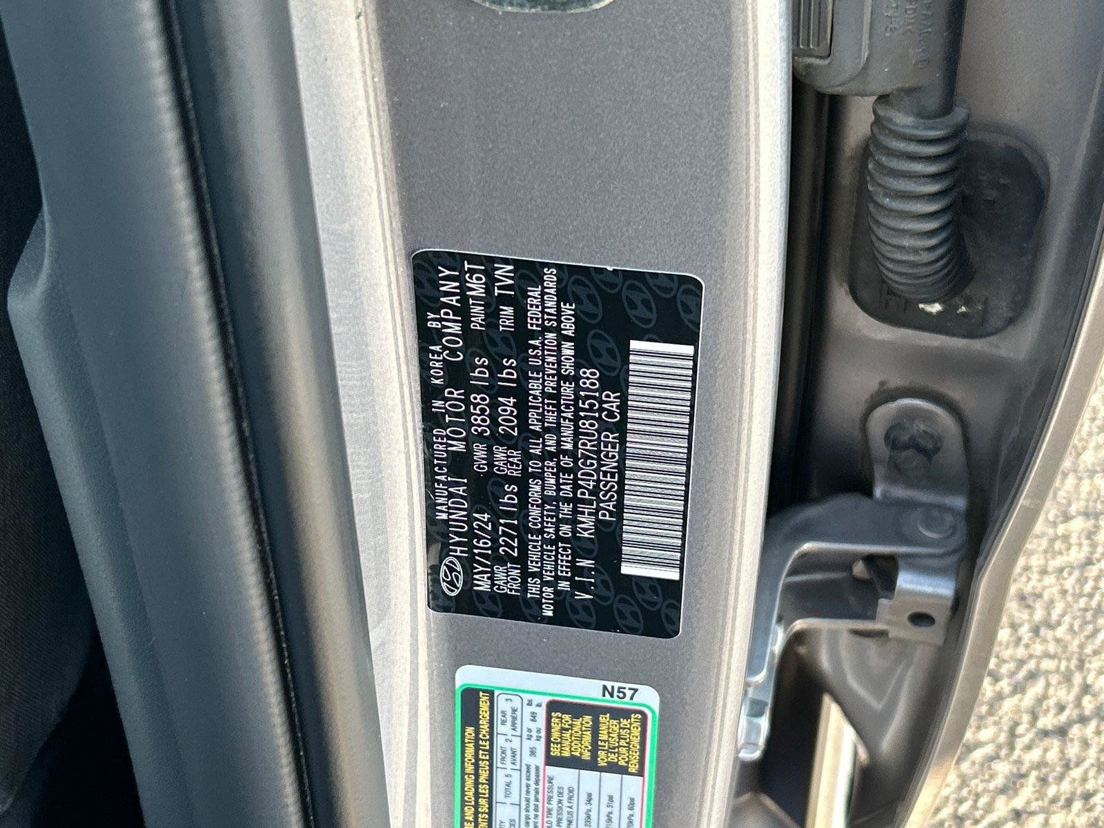 Used 2024 Hyundai Elantra Limited FWD image 14