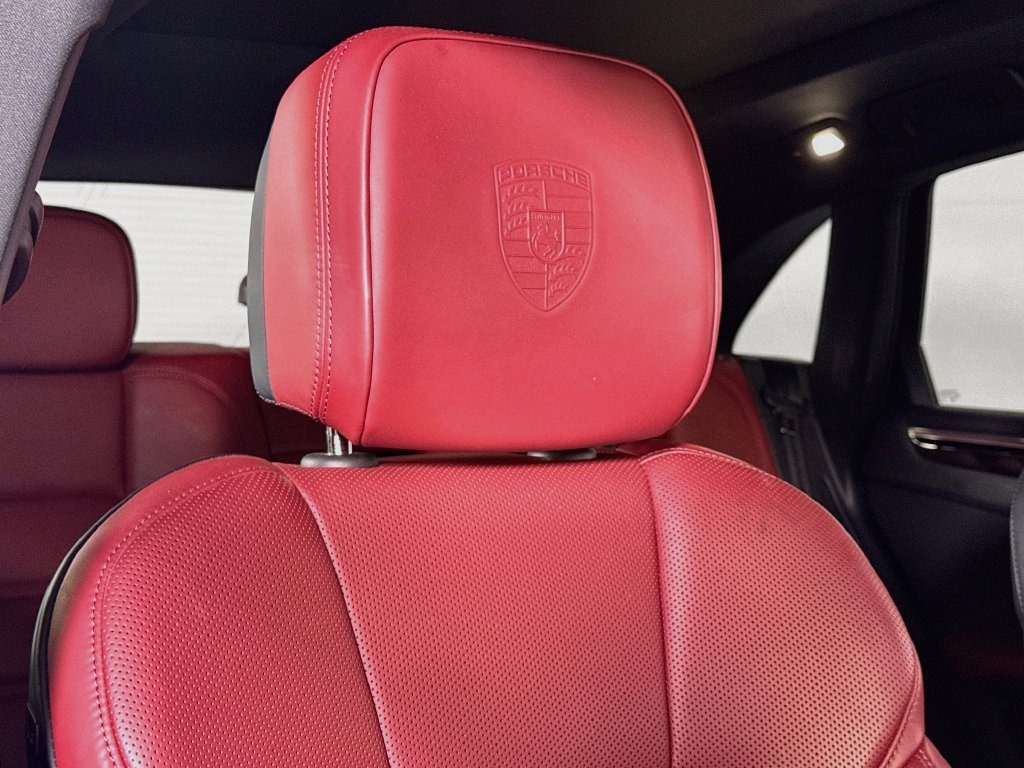 Certified 2023 Porsche Macan S AWD/4WD image 23