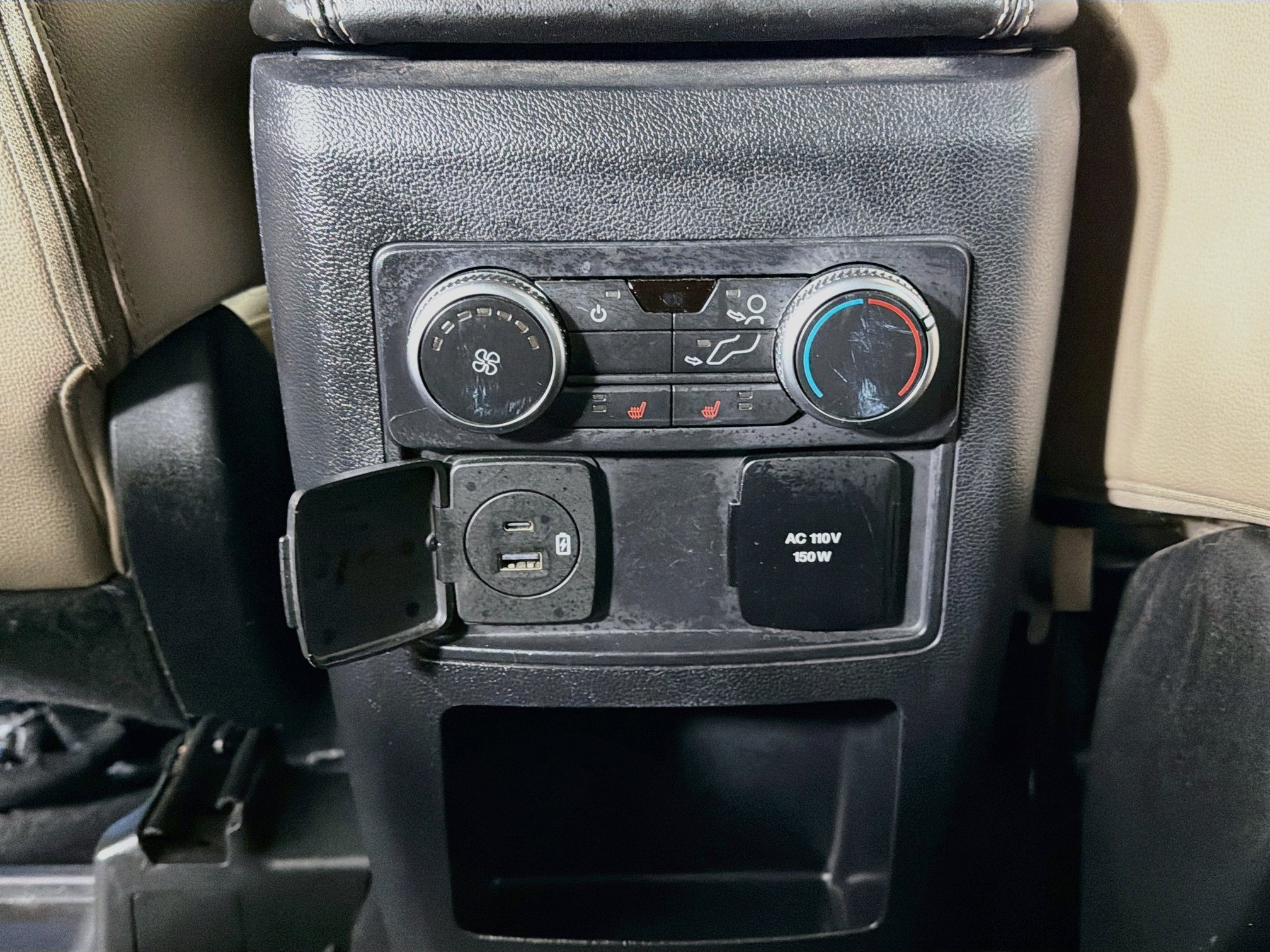 Used 2021 Ford Explorer Limited w/ Equipment Group 301A AWD/4WD image 28