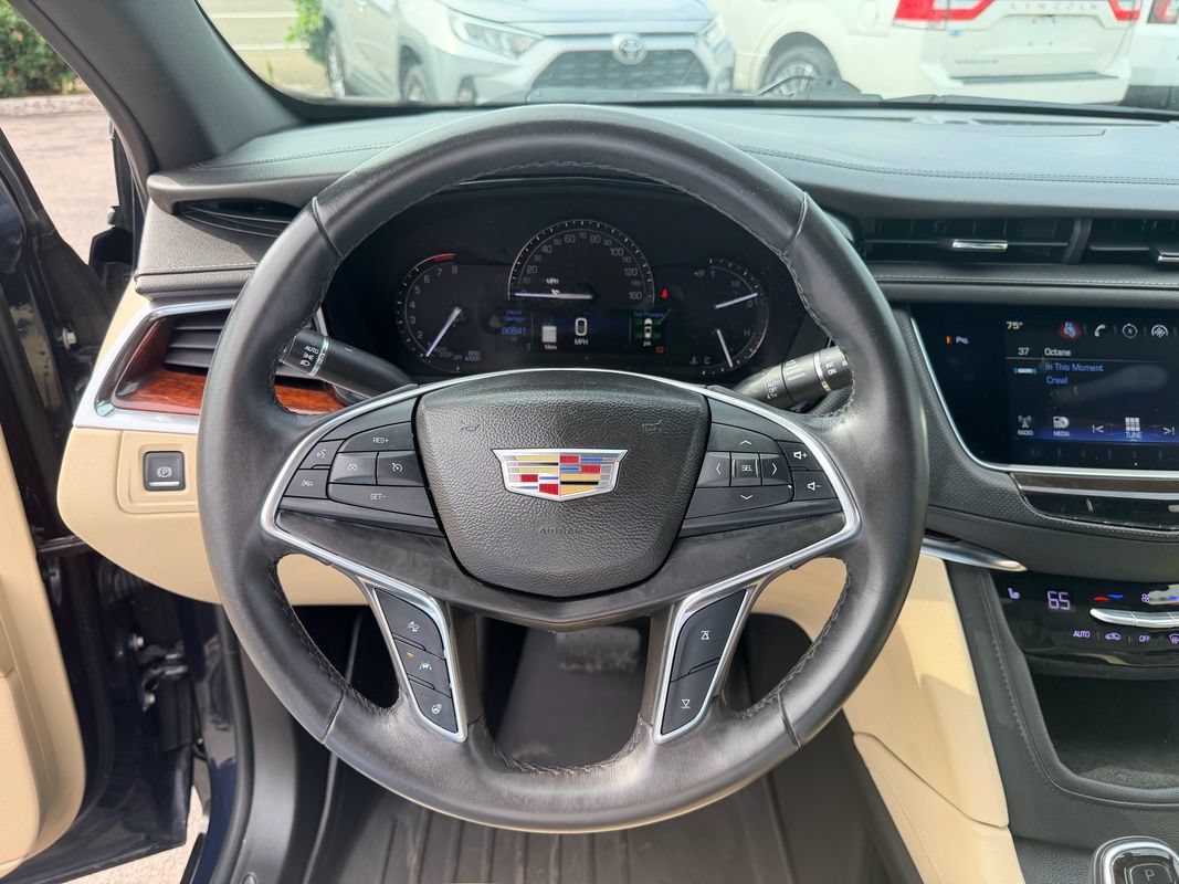 Used 2017 Cadillac XT5 Luxury w/ Driver Awareness Package FWD image 17
