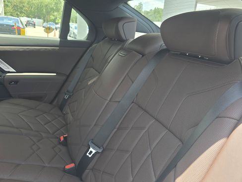 New 2026 BMW i7 eDrive50 w/ M Sport Package RWD image 11