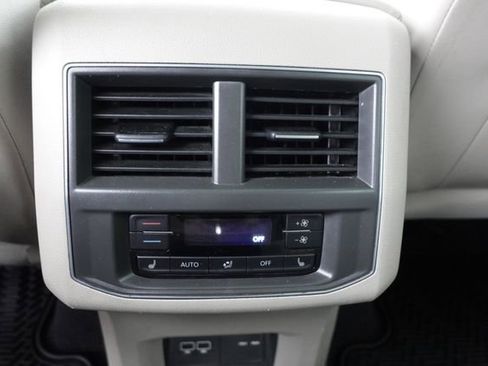 Used 2019 Volkswagen Atlas SEL Premium image 28