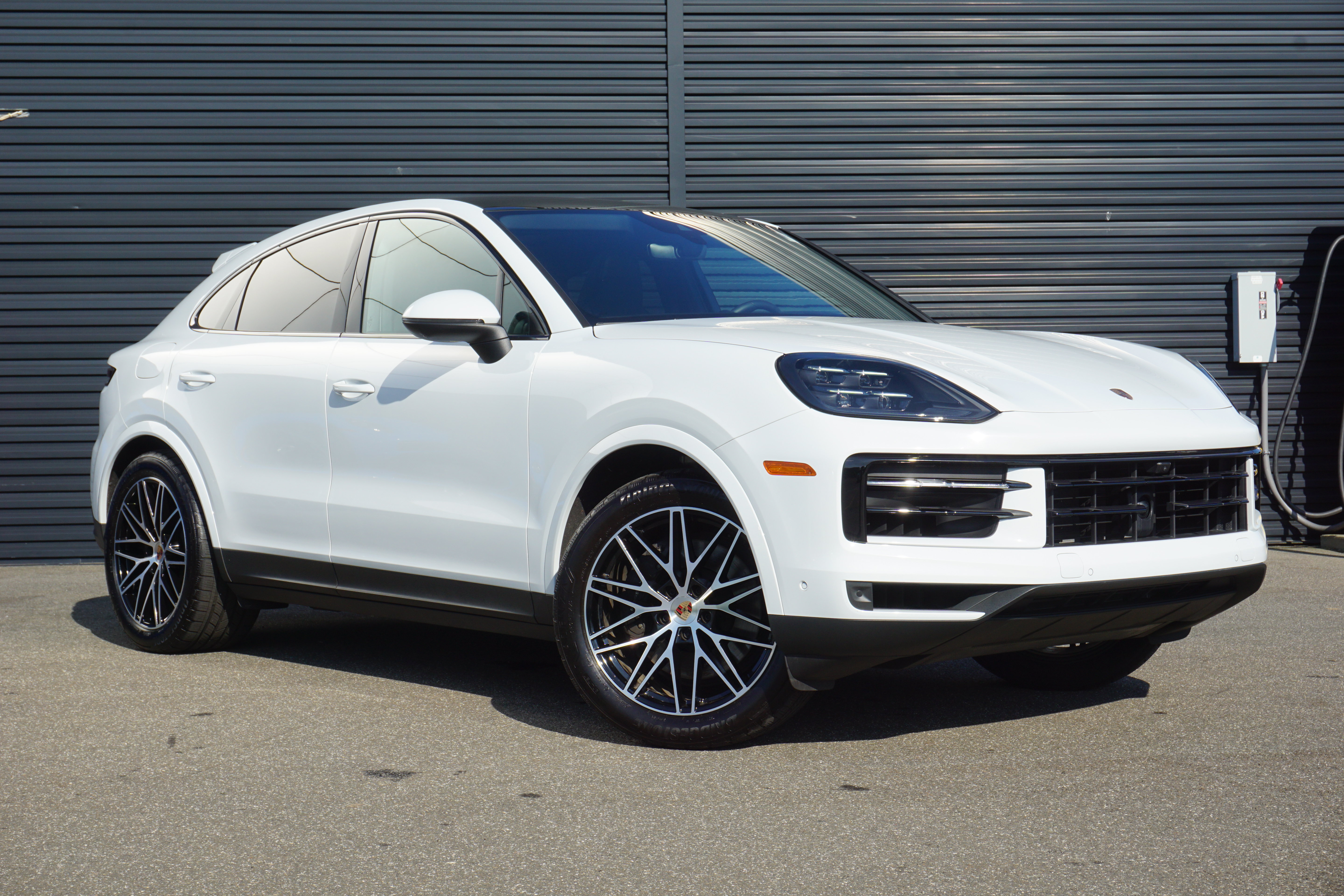Certified 2025 Porsche Cayenne Coupe AWD/4WD image 11