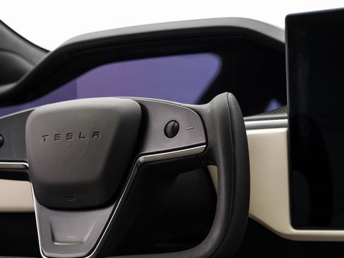 Used 2021 Tesla Model S Plaid image 23