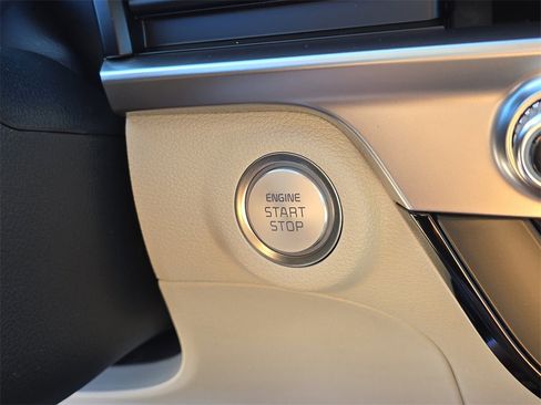 New 2025 Kia Telluride S image 32