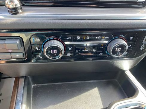 Used 2023 Chevrolet Silverado 1500 High Country w/ High Country Premium Package AWD/4WD image 19