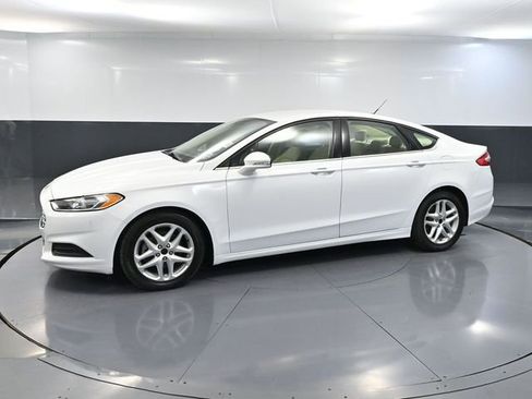 Used 2016 Ford Fusion SE FWD image 10