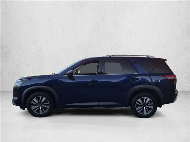 Used 2023 Nissan Pathfinder SL AWD/4WD image 5