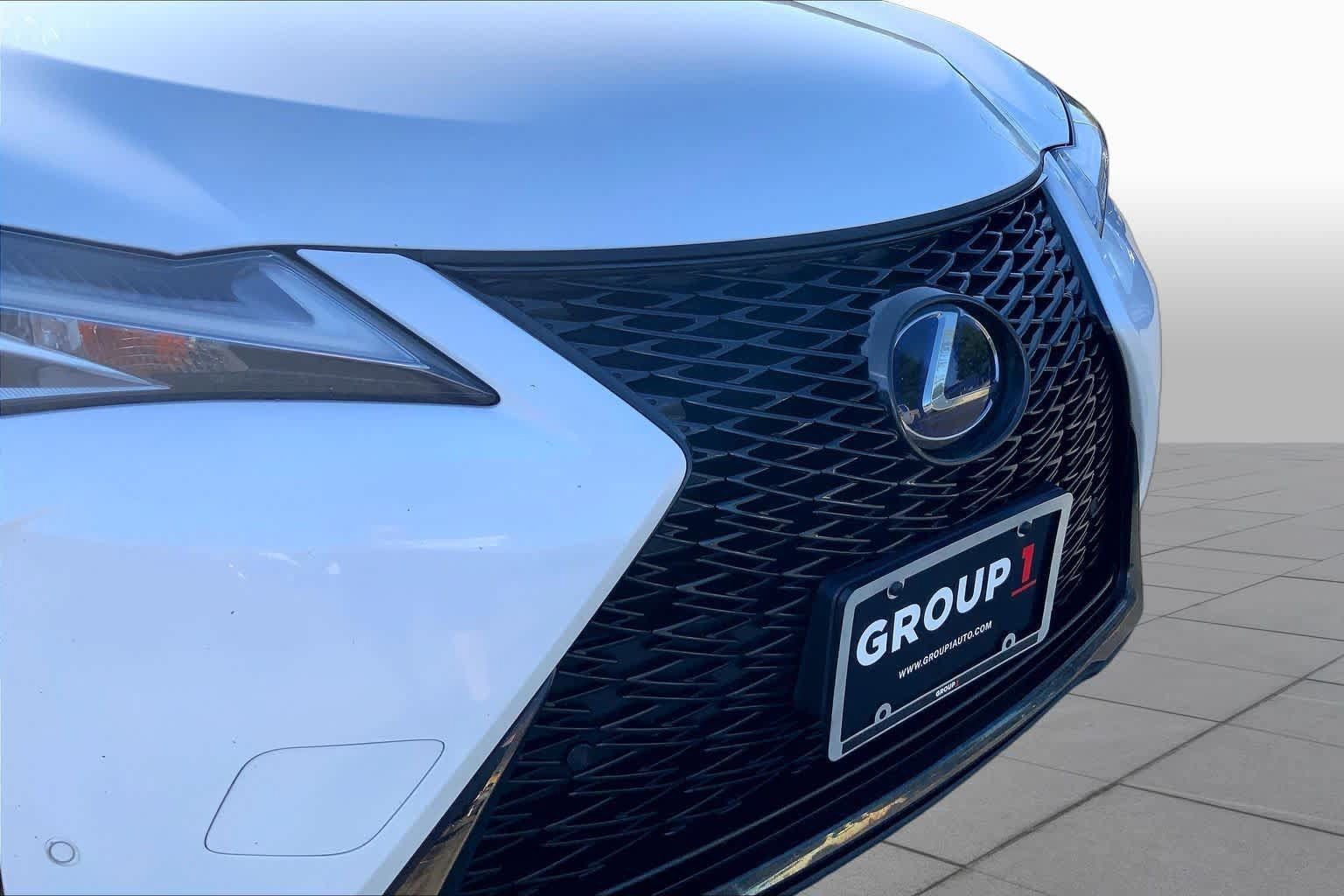 Used 2019 Lexus UX 250h F Sport AWD/4WD image 30