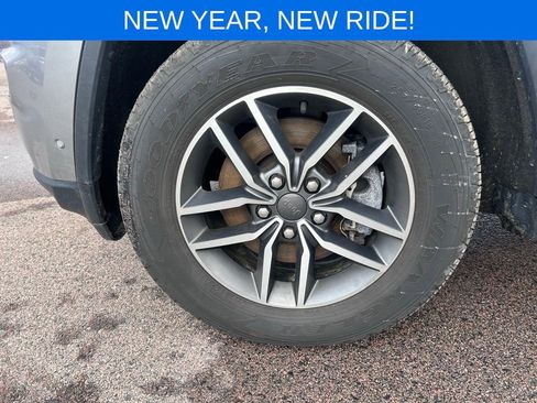 Used 2021 Jeep Grand Cherokee Limited image 22