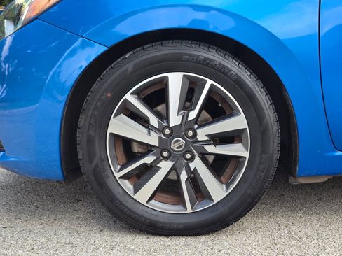 Used 2020 Nissan Versa SV FWD image 31