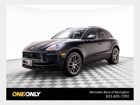 Used 2024 Porsche Macan AWD/4WD image 1