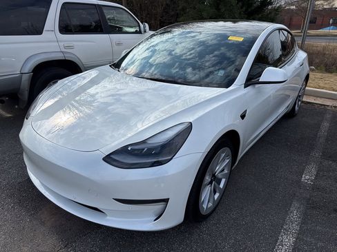 Used 2022 Tesla Model 3 image 1