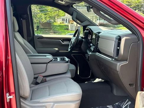 Used 2022 Chevrolet Silverado 1500 LT w/ Protection Package AWD/4WD image 11