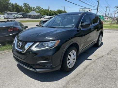 Used 2017 Nissan Rogue S FWD image 1
