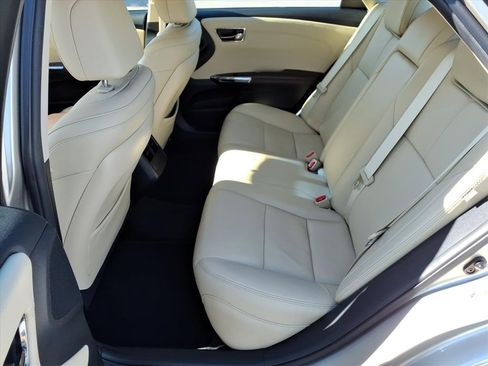 Used 2016 Toyota Avalon XLE image 13