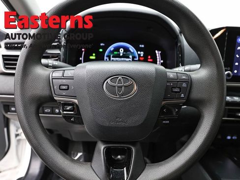 Used 2025 Toyota Camry LE FWD image 10