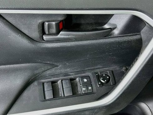 Certified 2019 Toyota RAV4 LE w/ All Weather Liner Package AWD/4WD image 17