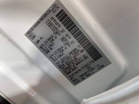 Used 2024 Nissan Rogue SV image 35