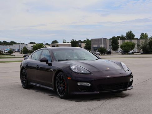 Used 2013 Porsche Panamera GTS AWD/4WD image 3