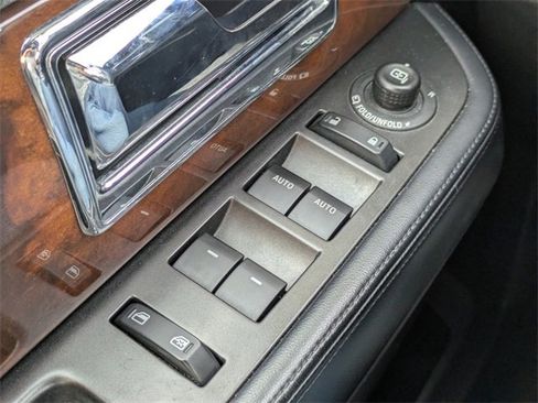 Used 2015 Lincoln Navigator 4WD image 25