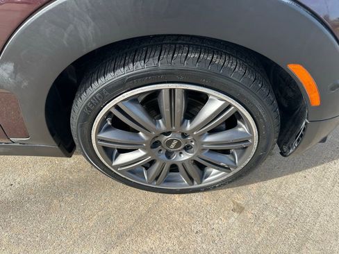 Used 2018 MINI Cooper Clubman w/ Cold Weather Package image 10